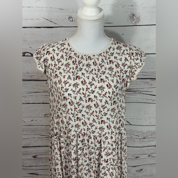 Wild Fable Cream Floral Cap Sleeve Summer Dress in Size Large - Picture 4 of 8